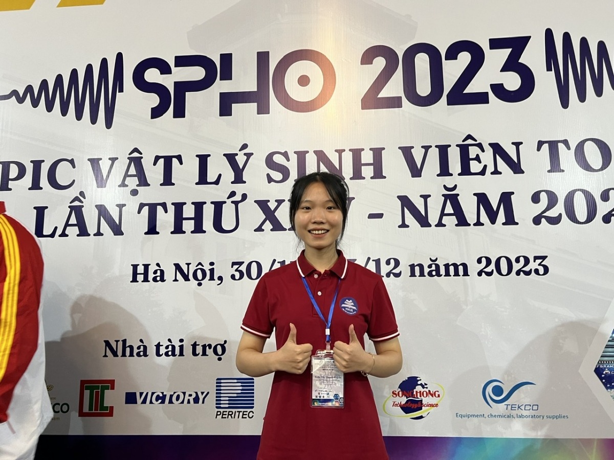 nu-sinh-ha-noi-doat-giai-nhat-olympic-vat-ly-sinh-vien-toan-quoc