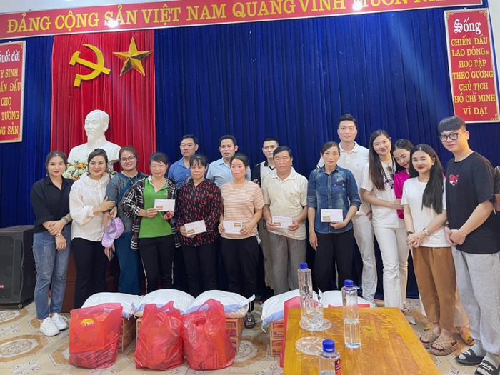 9x-tu-te-co-gai-xu-thanh-nguyen-danh-tuoi-thanh-xuan-cho-thien-nguyen