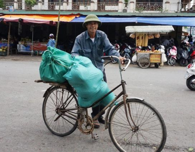 chien-huu-cua-ba-cau-chuyen-nhan-van-cam-dong