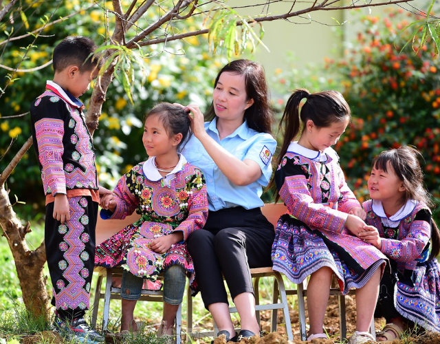 co-tong-phu-trach-doi-vuot-kho-truyen-cam-hung-cho-hoc-tro-mien-reo-cao (3)