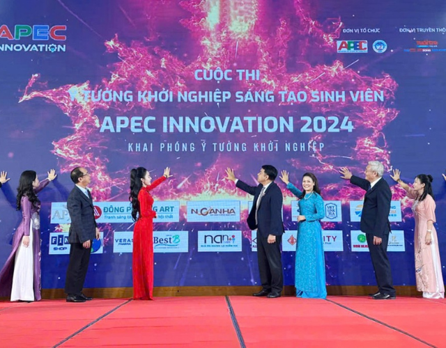 cuoc-thi-y-tuong-khoi-nghiep-sang-tao-sinh-vien-apec-innovation-2024 (2)