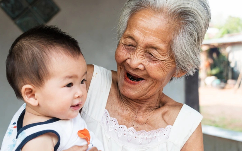Bà nội làm mẹ lần hai – Câu chuyện nhân văn đáng ngẫm