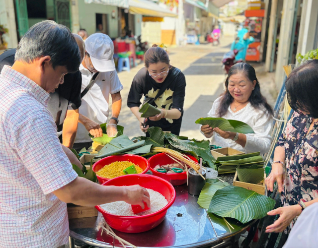 am-ap-banh-chung-0-dong-gui-tang-benh-nhan-ngheo-ngay-tet (1)