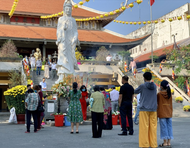 giai-han-cho-chinh-minh-cau-chuyen-nhan-van-dang-ngam