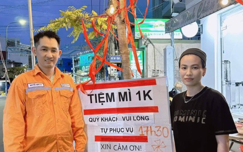 Ấm lòng tiệm mì 1.000 đồng của vợ chồng công nhân ở Vũng Tàu