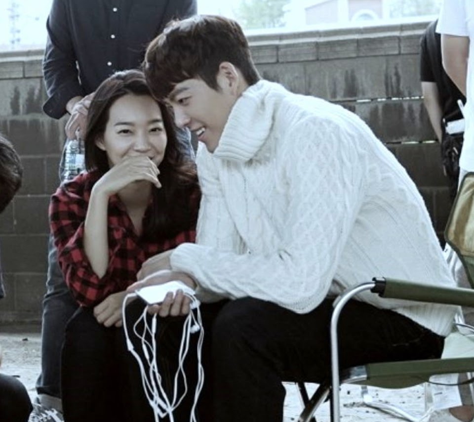 Kim Woo Bin và Shin Min Ah chuẩn bị kết hôn