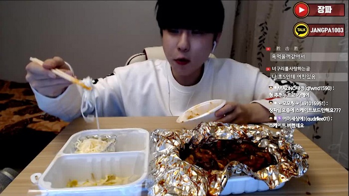 mukbang-nghia-la-gi-vi-sao-mukbang-duoc-dua-vao-tu-dien-oxford-11
