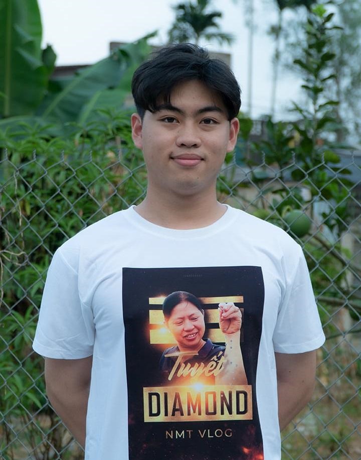 Tài chính là một yếu tố giúp Trường nỗ lực vươn lên Vlogger-Nguyen-Minh-Truong-la-ai-Tieu-su-Vlog-NMT-0