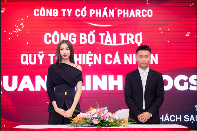 Quang-Linh-Vlog-chung-tay-cung-Loc-Fuho-giup-do-nguoi-ngheo-9
