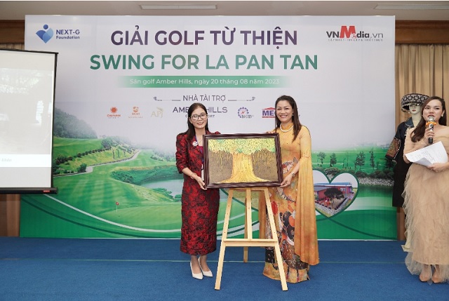 khai-mac-giai-golf-gay-quy-tu-thien-swing-for-la-pan-tan-6