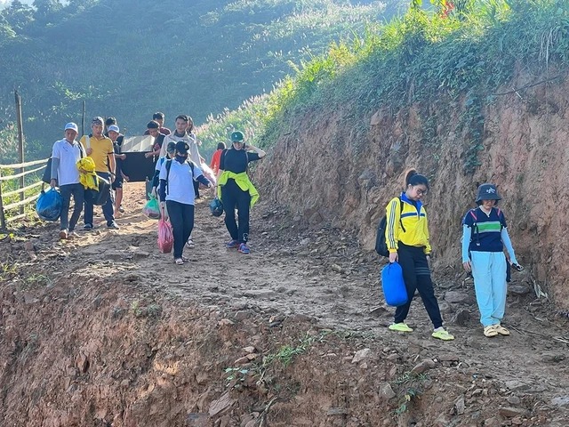 mang-nghe-thuat-thu-7-den-noi-khong-dien-khong-internet