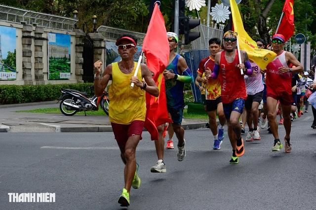 tinh-than-thep-va-hanh-trinh-dang-nho-cua-vdv-dien-kinh-nguyen-van-long-66
