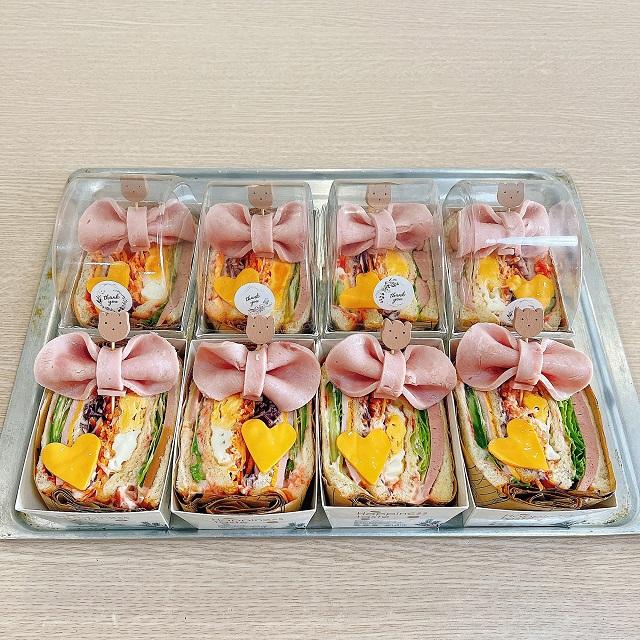 chan-dung-nam-sinh-lop-7-khoi-nghiep-voi-sap-banh-sandwich-7