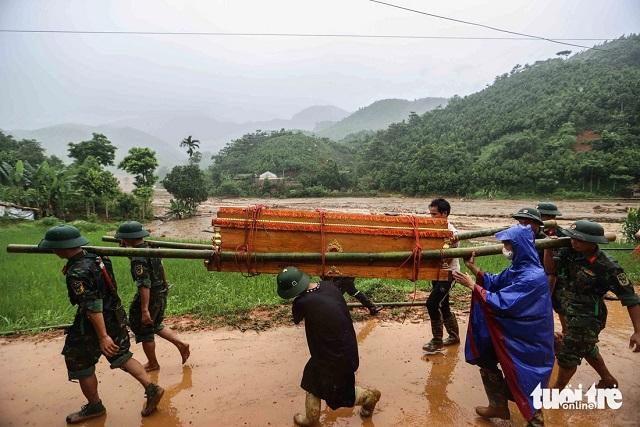 hinh-anh-tang-thuong-o-thon-lang-nu-bao-yen-lao-cai-8