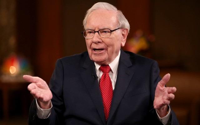 Tỷ phú Warren Buffett khuyên: Sau 30 tuổi, kiên trì làm 3 việc để đổi đời và giàu có